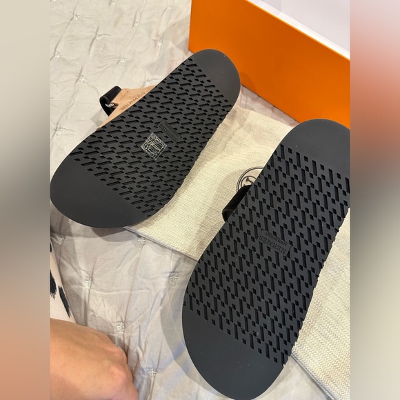 Hermes Chypre Sandals 37 Rose Perle Noir - Picture 3 of 6